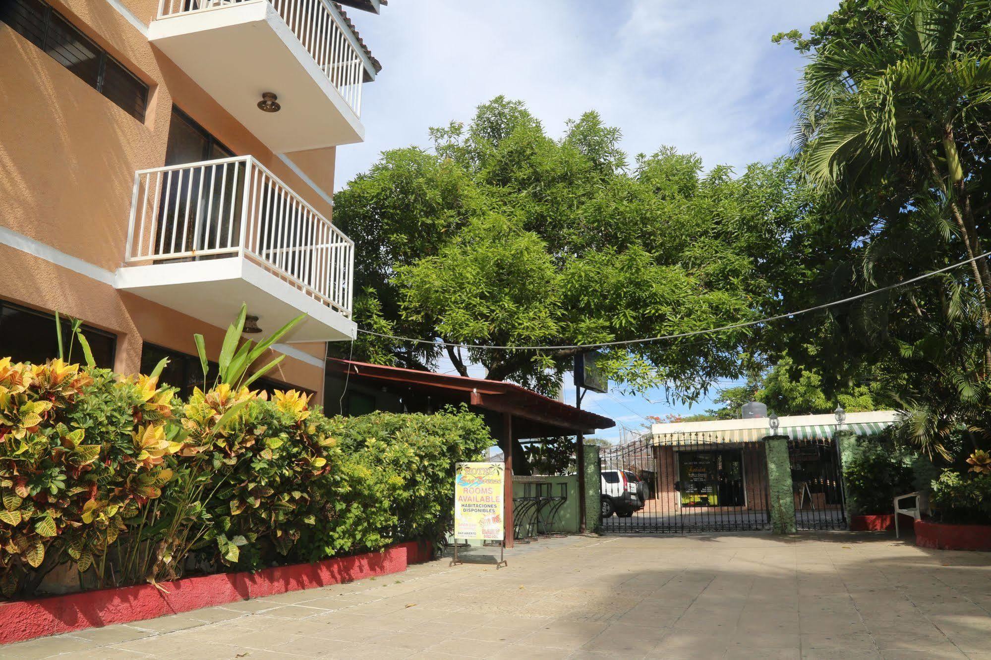 Hotel Seabreeze Sosua El Batey Exterior photo